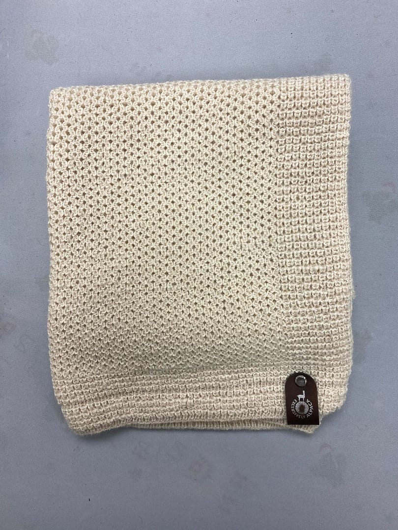 Suri alpaca wrap by Exclusively Alpaca, rose grey - Image 4
